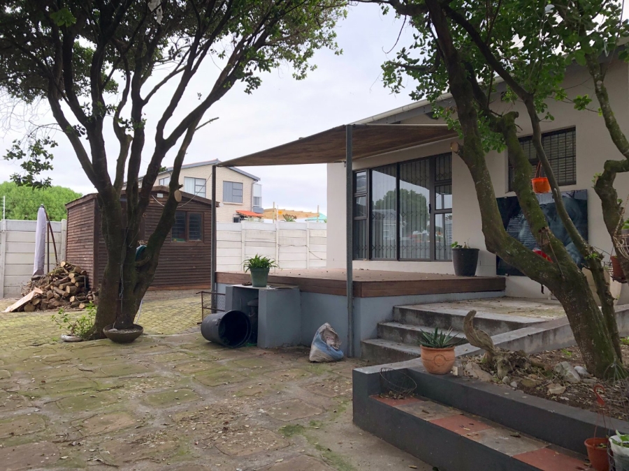 3 Bedroom Property for Sale in De Kelders Western Cape